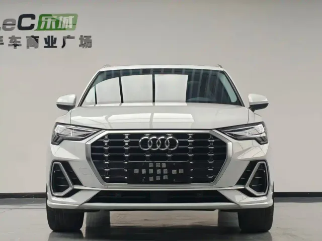 Audi Q3 — Фото автомобиля 3