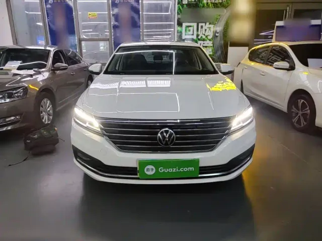 Volkswagen Lavida — Фото автомобиля 2