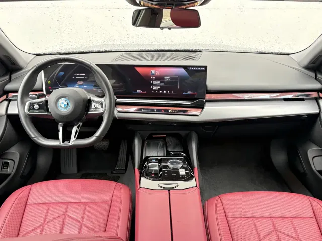 BMW i5 — Фото автомобиля 17