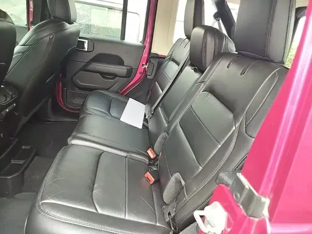 Jeep Wrangler — Фото автомобиля 16