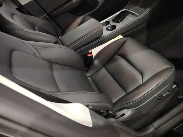 Tesla Model Y — Фото автомобиля 24