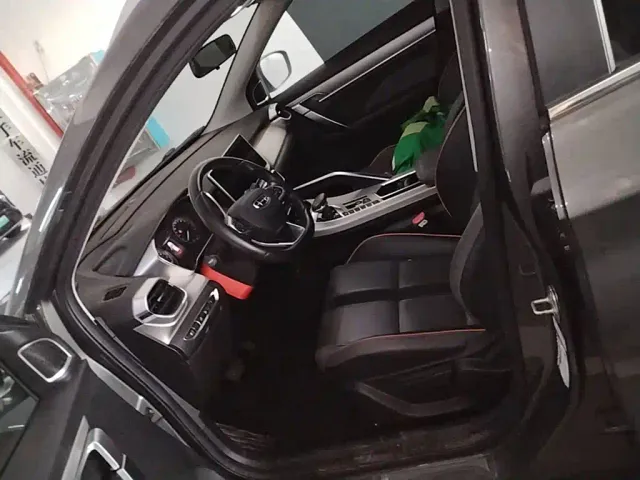 Geely Binyue — Фото автомобиля 15