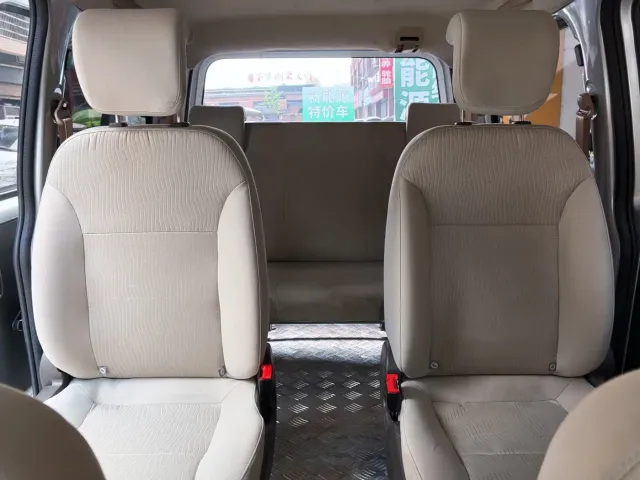 Wuling Hongguang V — Фото автомобиля 16