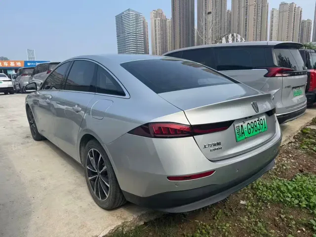 Roewe D7 — Фото автомобиля 4