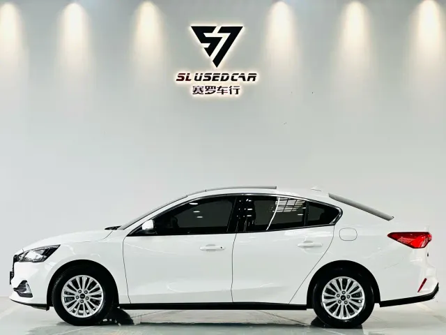 Ford Focus — Фото автомобиля 7