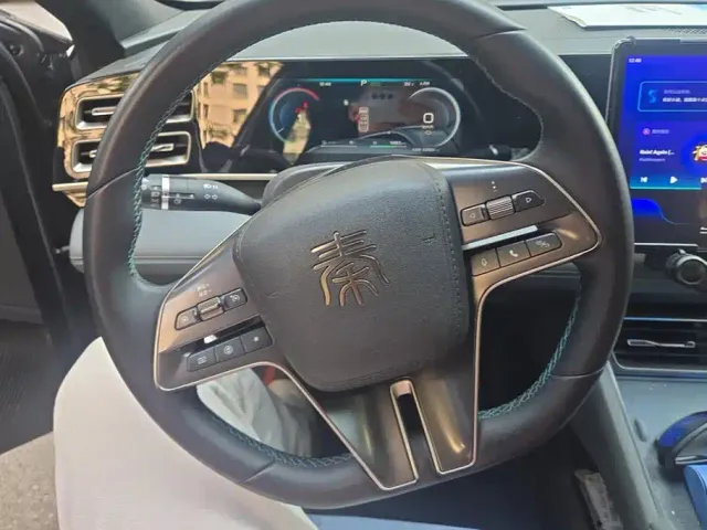 BYD Qin L — Фото автомобиля 15