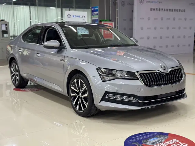 Skoda Superb — Фото автомобиля 3