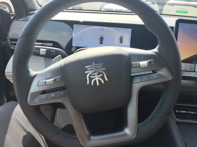 BYD Qin L — Фото автомобиля 15
