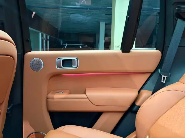 Li Auto L8 — Фото автомобиля 13