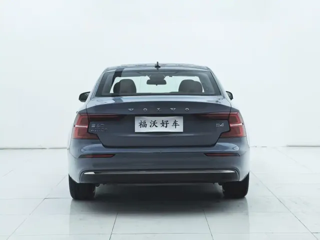 Volvo S60 — Фото автомобиля 29