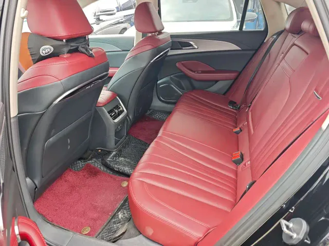 Hongqi H5 — Фото автомобиля 5