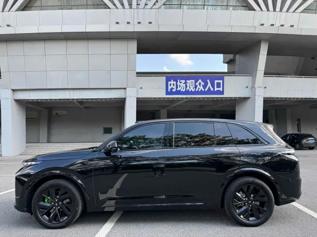 Li Auto L7 — Фото автомобиля 7