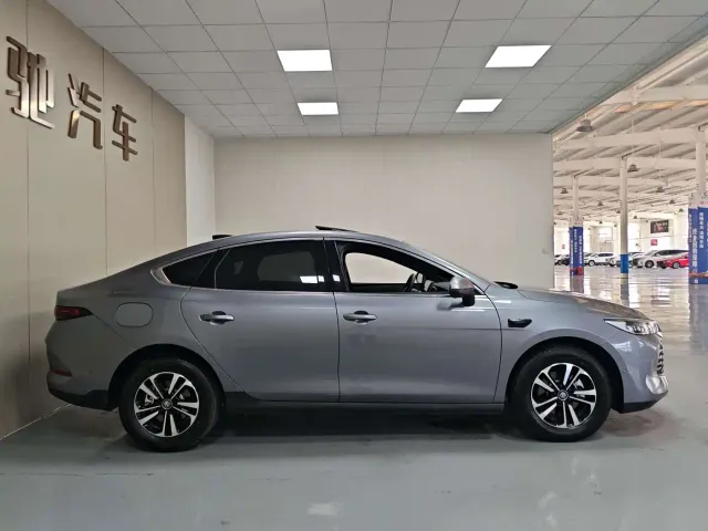 BYD Qin PLUS — Фото автомобиля 7