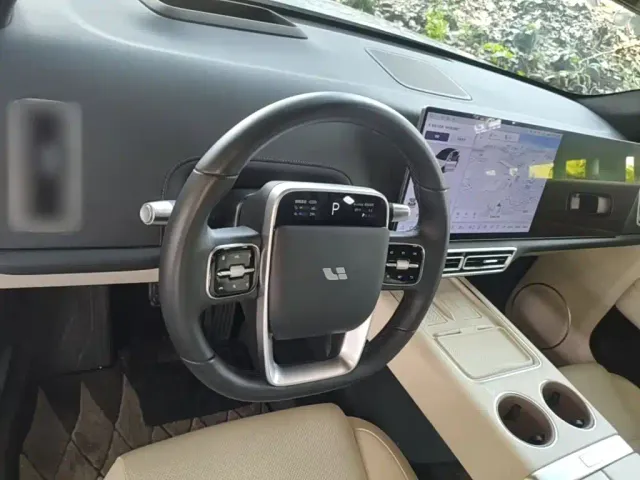 Li Auto L6 — Фото автомобиля 10