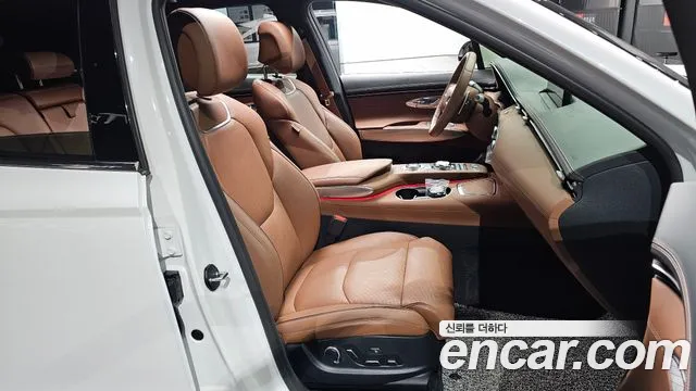 Genesis GV70 — Фото автомобиля 16