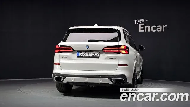 BMW X5 xDrive 40i M Sport — Фото автомобиля 3