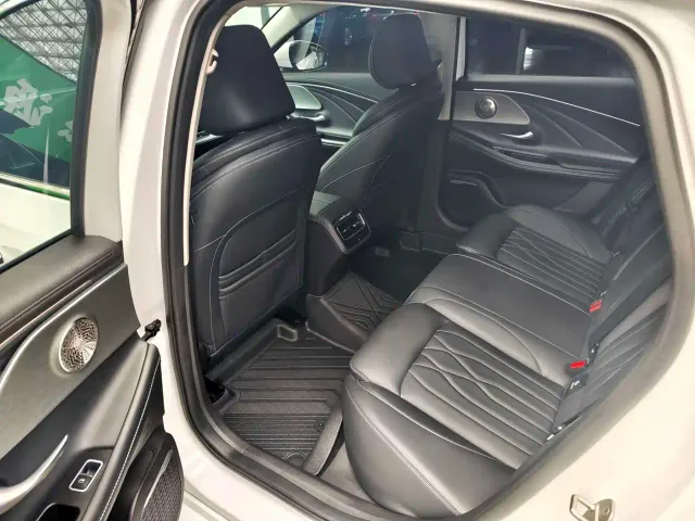 Chery Arrizo 8 — Фото автомобиля 9