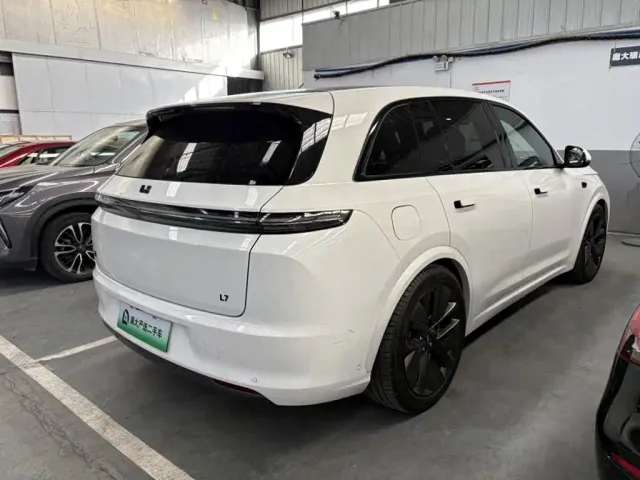 Li Auto L7 — Фото автомобиля 6