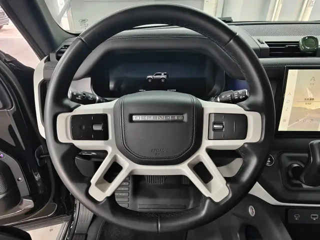 Land Rover Defender — Фото автомобиля 8