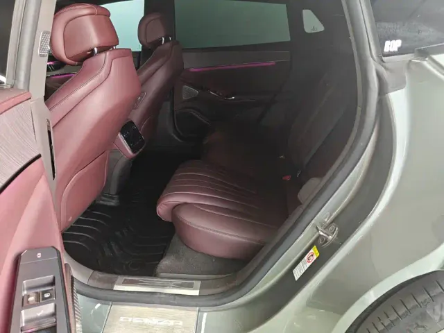 Denza Z9GT — Фото автомобиля 8