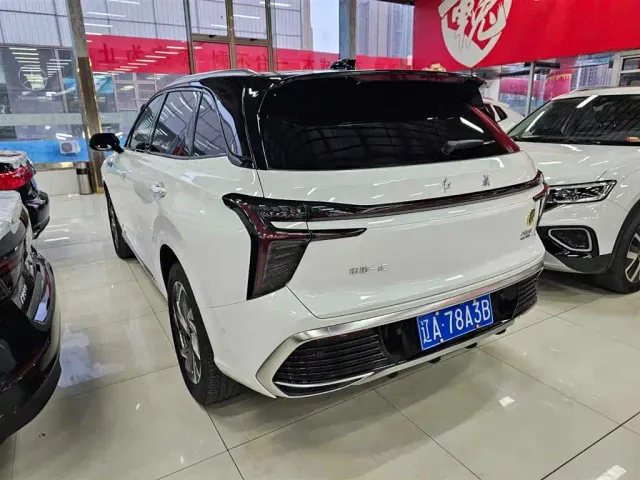 Hongqi HS3 — Фото автомобиля 3