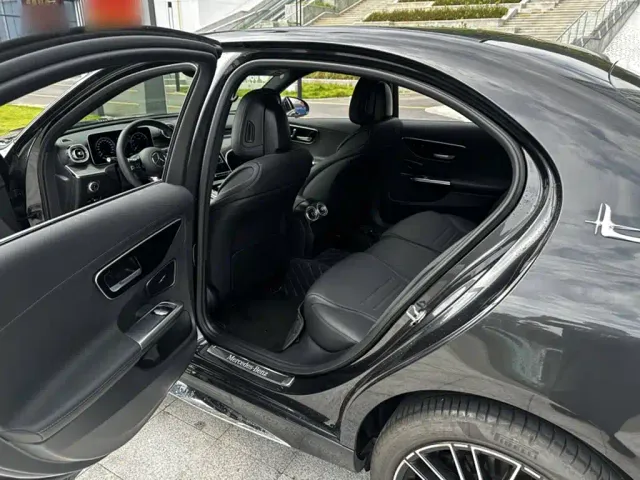 Mercedes-Benz C-Class — Фото автомобиля 18