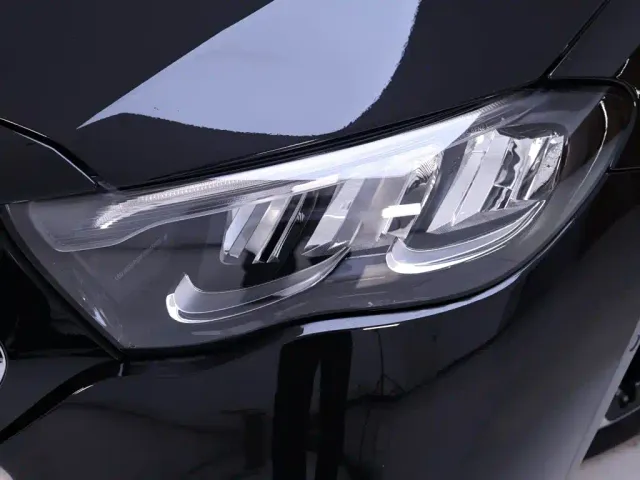 Mercedes-Benz E-Class — Фото автомобиля 4