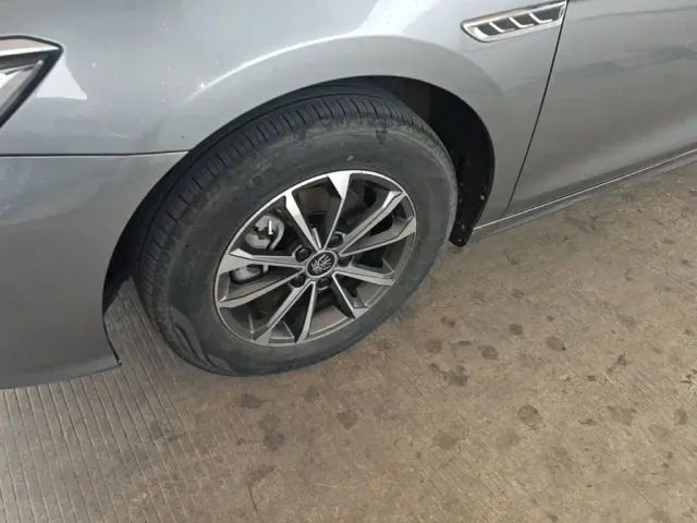 BYD Qin PLUS — Фото автомобиля 22