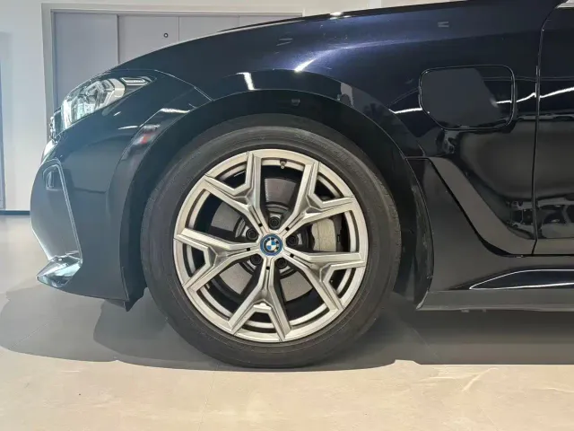 BMW i3 — Фото автомобиля 8