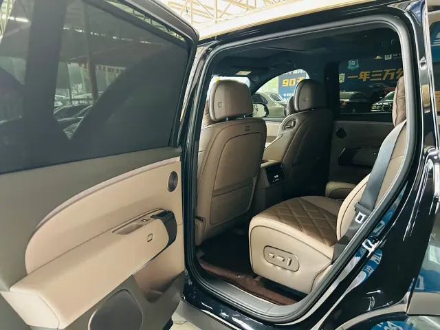 Li Auto Li Xiang L9 2026 Base Model — Фото автомобиля 9