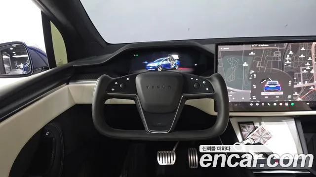 Tesla Model X — Фото автомобиля 13