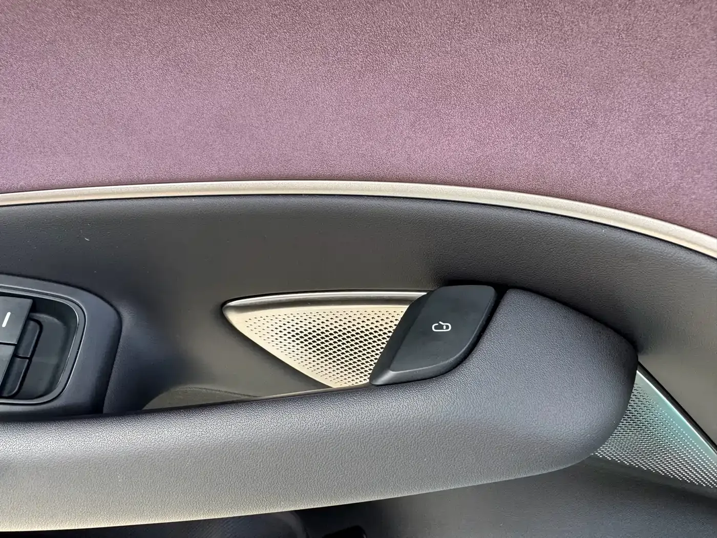 Xiaomi Auto Xiaomi SU7 2024 RWD Long Range Intelligent Driving Edition — Фото автомобиля 21