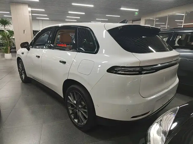 Leapmotor C10 — Фото автомобиля 4