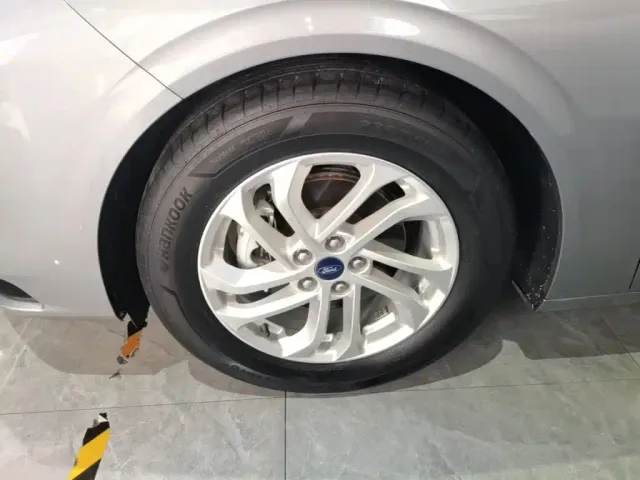 Ford Mondeo — Фото автомобиля 22