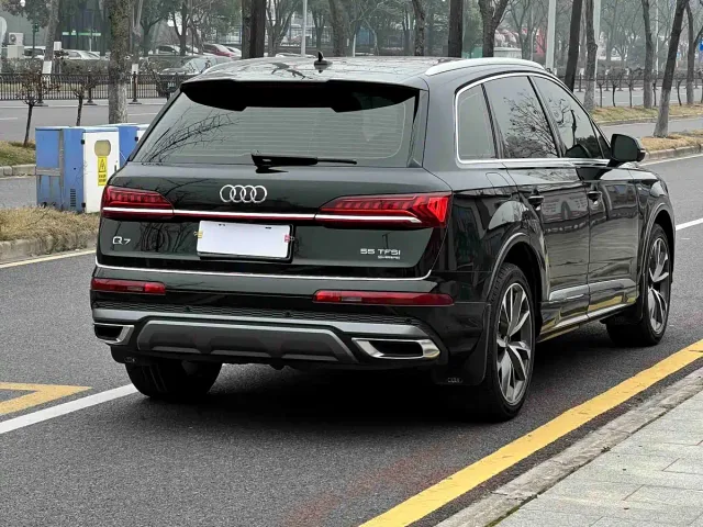 Audi Q7 — Фото автомобиля 5