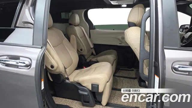 Toyota Sienna Generation 4 — Фото автомобиля 12