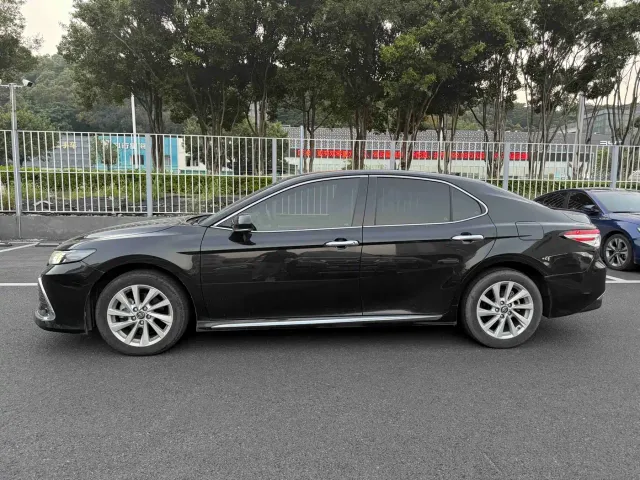 Toyota Camry — Фото автомобиля 4