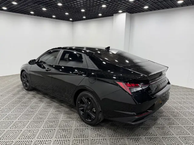 Hyundai Elantra — Фото автомобиля 10