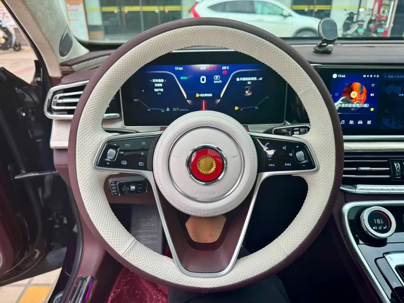 Hongqi Hongqi H9 2020 Facelift 2.0T Smart Connect Flagship — Фото автомобиля 8