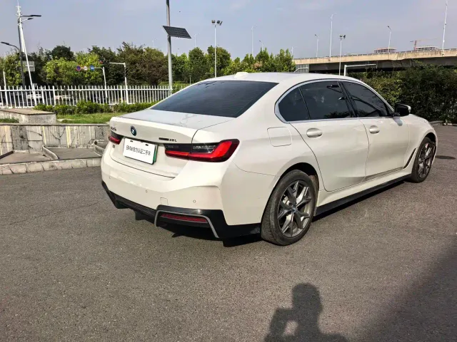 BMW i3 — Фото автомобиля 5