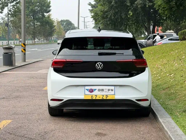 Volkswagen ID.3 — Фото автомобиля 5
