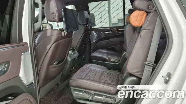 Cadillac Escalade Escalade 5 поколение — Фото автомобиля 10