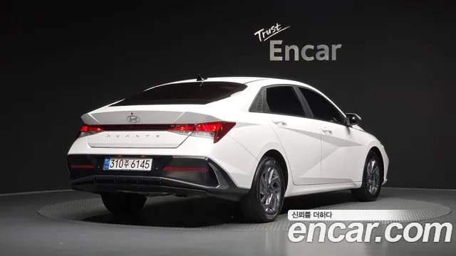 Hyundai Avante CN7 — Фото автомобиля 2