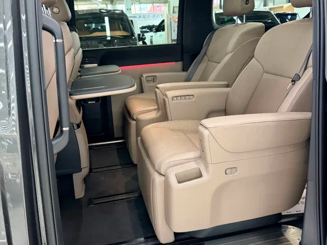 Li Auto MEGA — Фото автомобиля 8