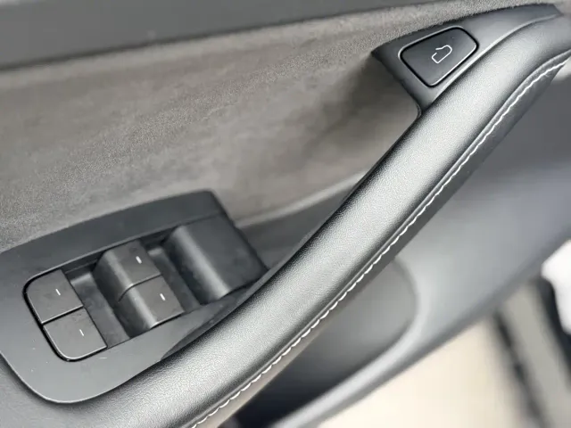 Tesla Model 3 — Фото автомобиля 20