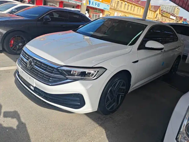Фотография автомобиля — Volkswagen Sagitar