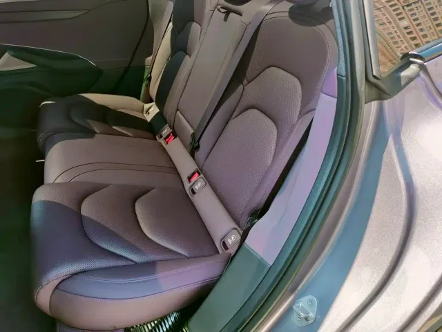 Xiaomi SU7 — Фото автомобиля 22