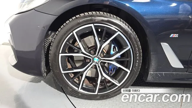 BMW 5 Series G30 — Фото автомобиля 5