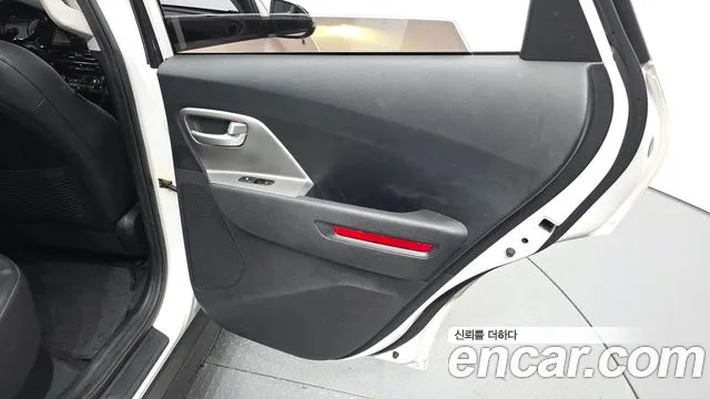 Kia Niro — Фото автомобиля 14