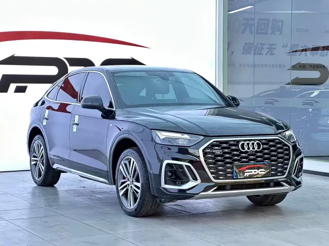 Audi Q5L Sportback — Фото автомобиля 3
